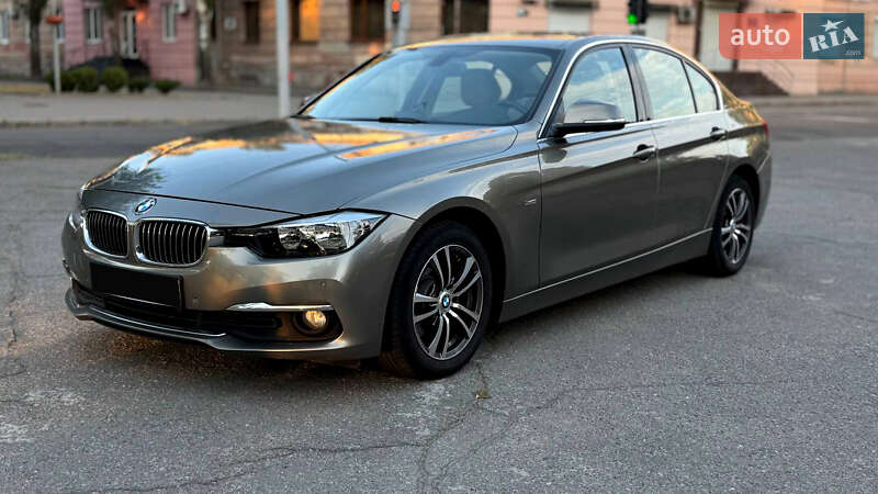 Седан BMW 3 Series 2015 в Запоріжжі