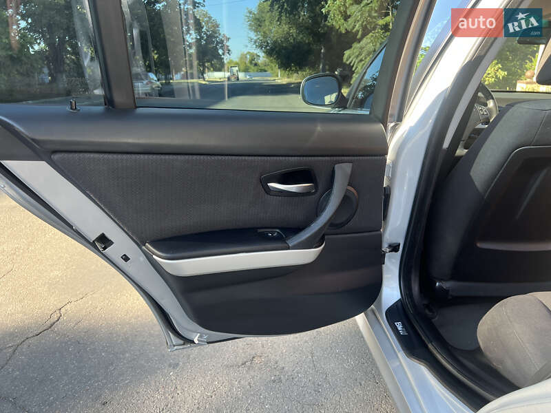 Універсал BMW 3 Series 2009 в Сумах фото 13 Універсал BMW 3 Series 2009 в Сумах