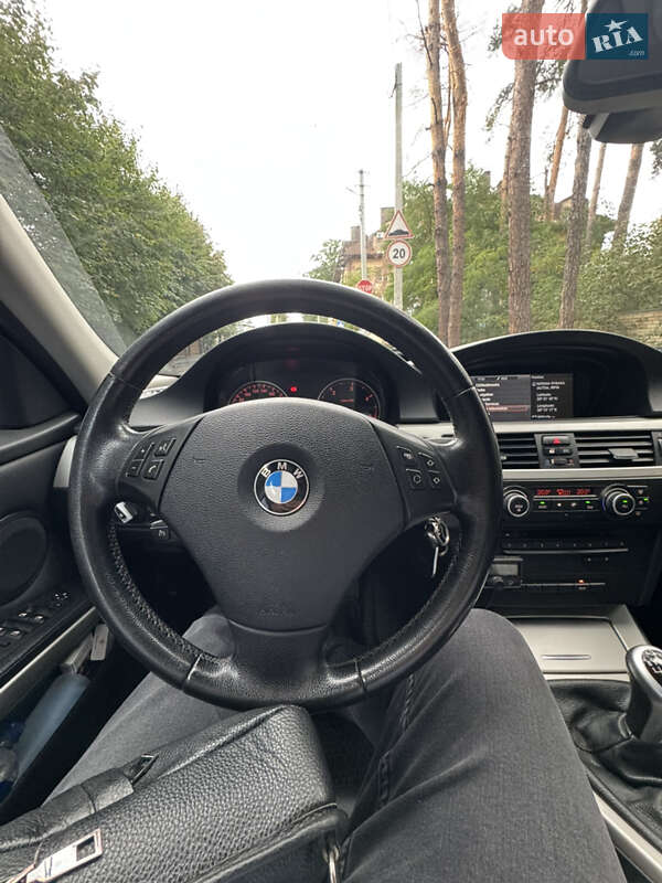 Универсал BMW 3 Series 2010 в Киеве