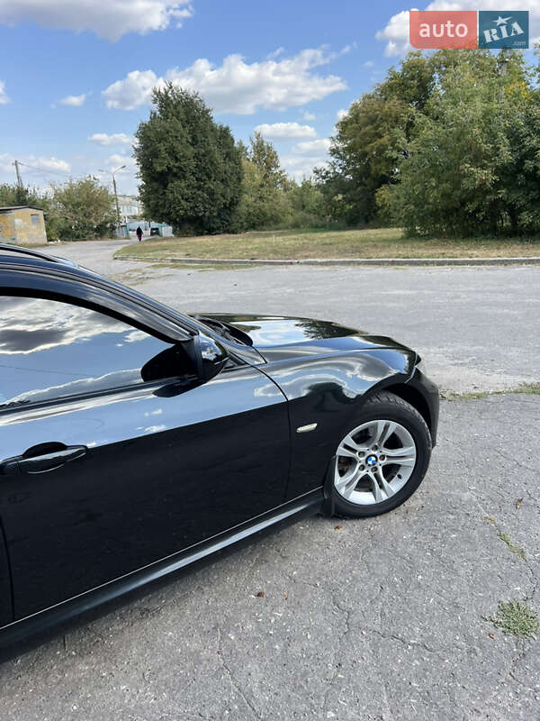 Универсал BMW 3 Series 2010 в Захарьевке