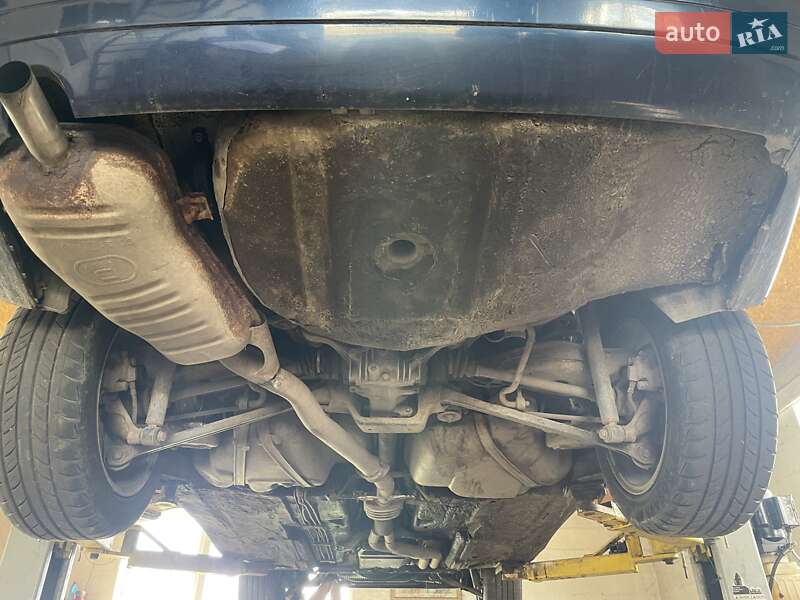 Седан BMW 3 Series 1993 в Лысянке фото 6 Седан BMW 3 Series 1993 в Лысянке