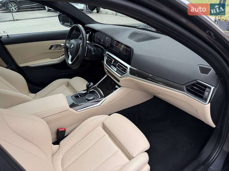 Седан BMW 3 Series 2019 в Киеве