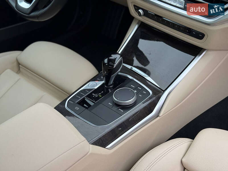 Седан BMW 3 Series 2019 в Киеве