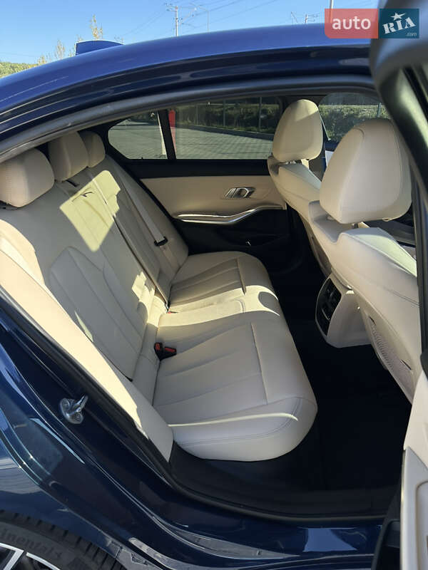 Седан BMW 3 Series 2021 в Ирпене