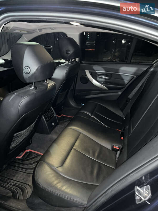 Седан BMW 3 Series 2012 в Южноукраинске