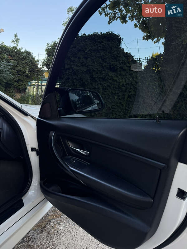 Седан BMW 3 Series 2015 в Одессе фото 13 Седан BMW 3 Series 2015 в Одессе