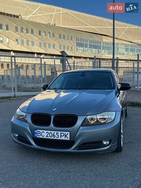 BMW 3 Series 2009