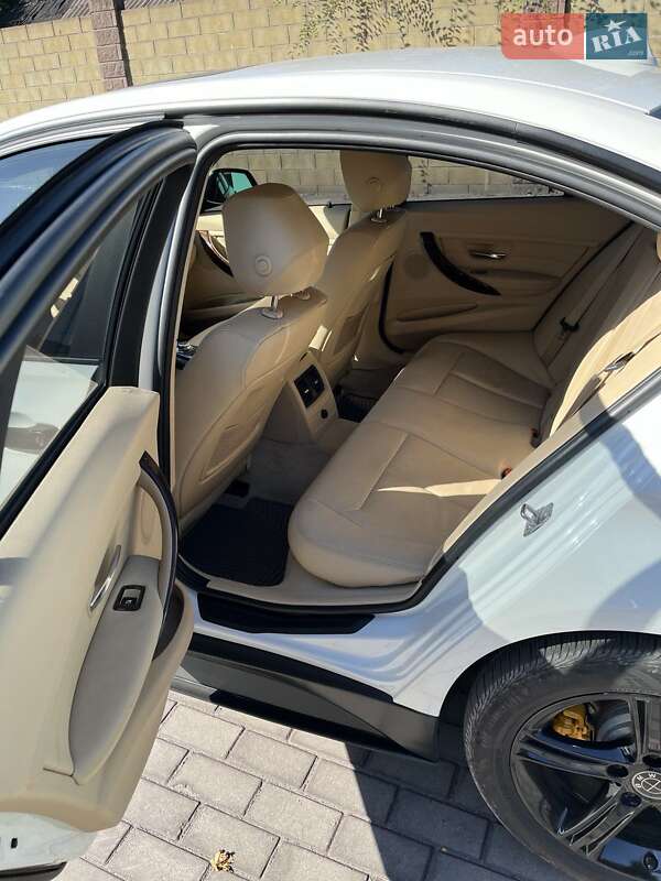 Седан BMW 3 Series 2013 в Каменском