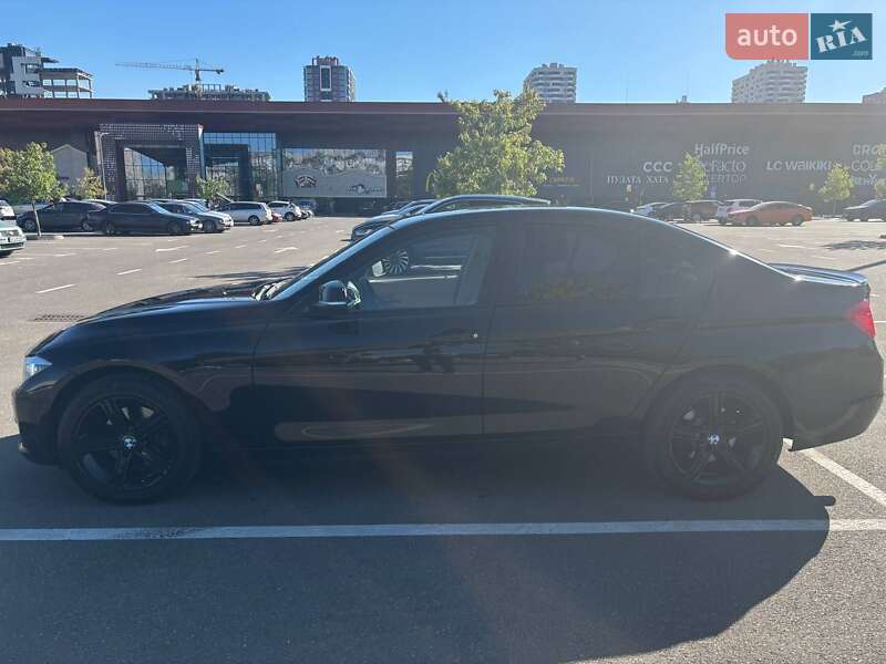 Седан BMW 3 Series 2014 в Киеве