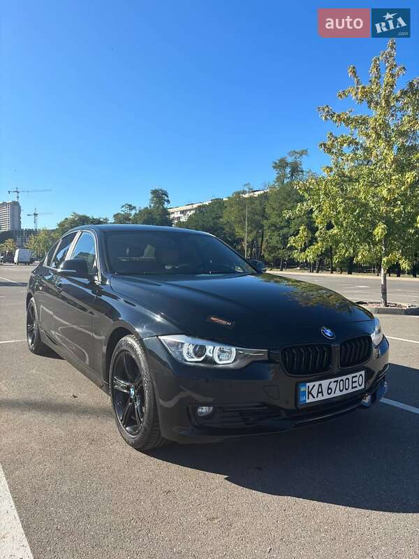 Седан BMW 3 Series 2014 в Киеве