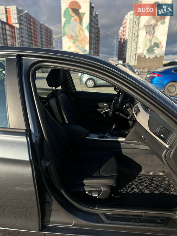 Седан BMW 3 Series 2017 в Одессе