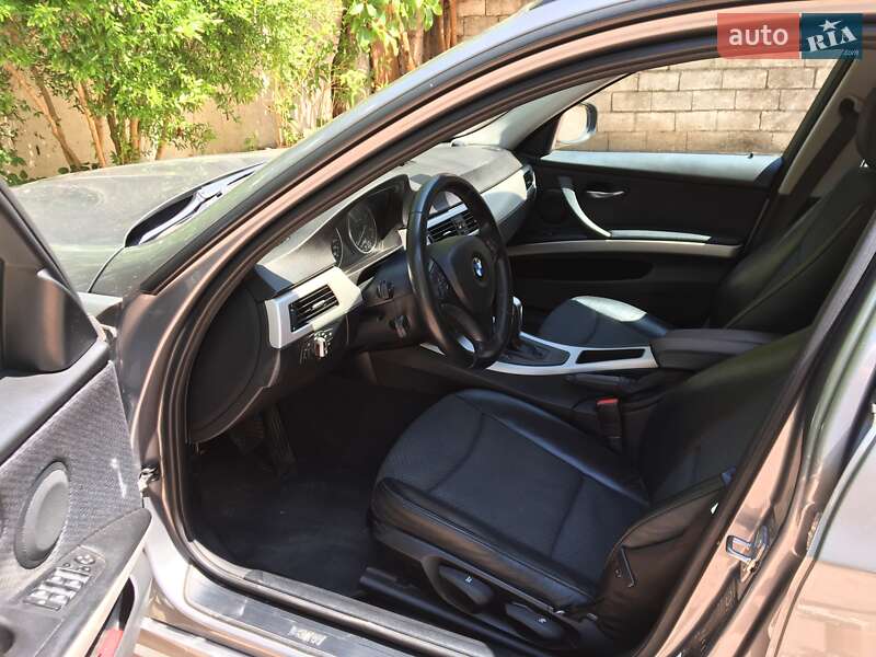Універсал BMW 3 Series 2009 в Львові фото 97 Універсал BMW 3 Series 2009 в Львові