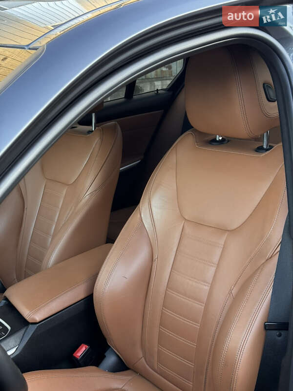 Седан BMW 3 Series 2020 в Виннице