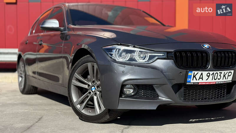Седан BMW 3 Series 2017 в Киеве