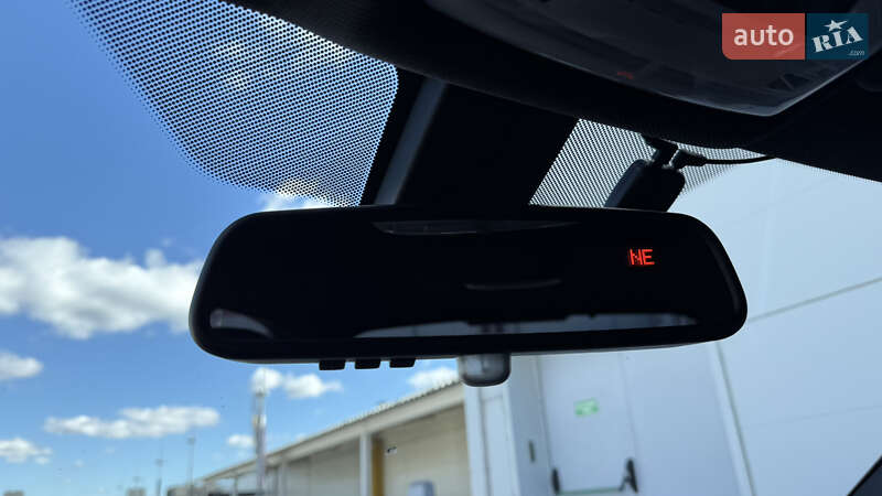 Седан BMW 3 Series 2017 в Киеве