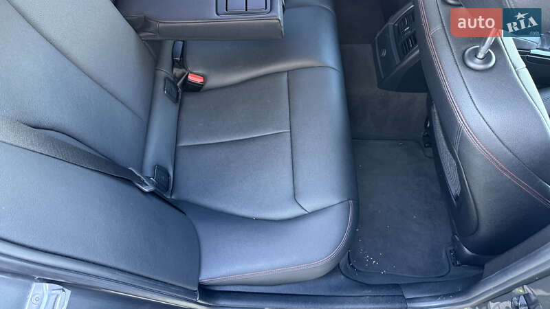 Седан BMW 3 Series 2017 в Киеве