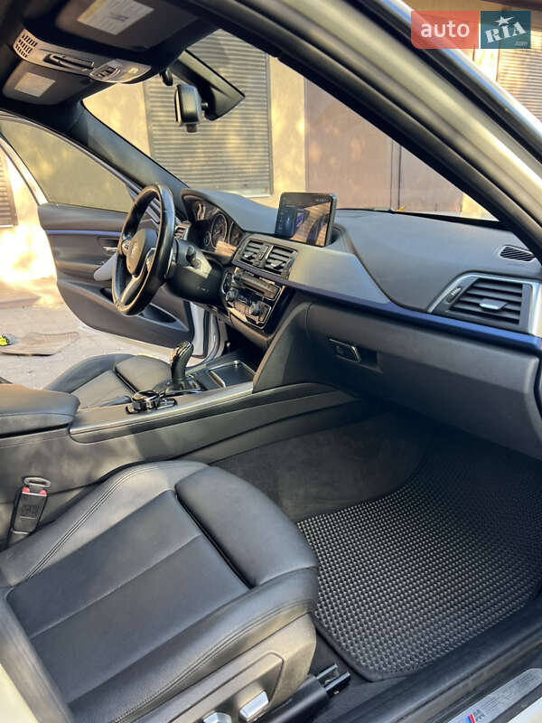 Седан BMW 3 Series 2018 в Первомайську фото 24 Седан BMW 3 Series 2018 в Первомайську