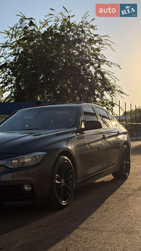 Седан BMW 3 Series 2015 в Белгороде-Днестровском фото 7 Седан BMW 3 Series 2015 в Белгороде-Днестровском