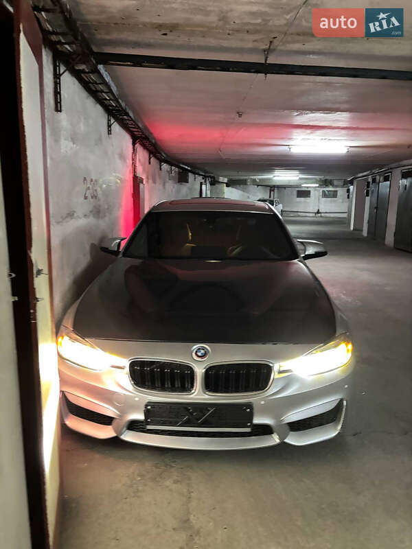 Седан BMW 3 Series 2016 в Києві