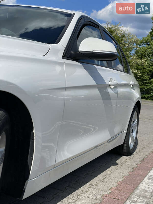 Седан BMW 3 Series 2014 в Тальному