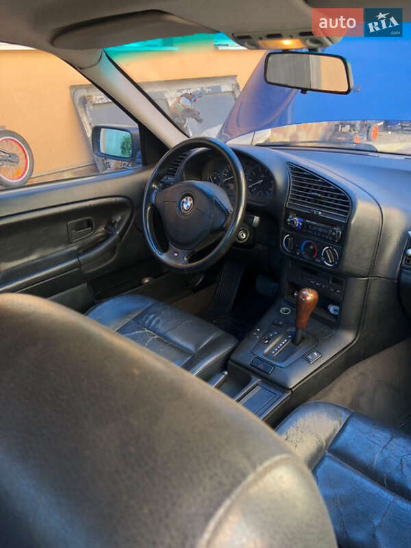 Седан BMW 3 Series 1992 в Тернополе