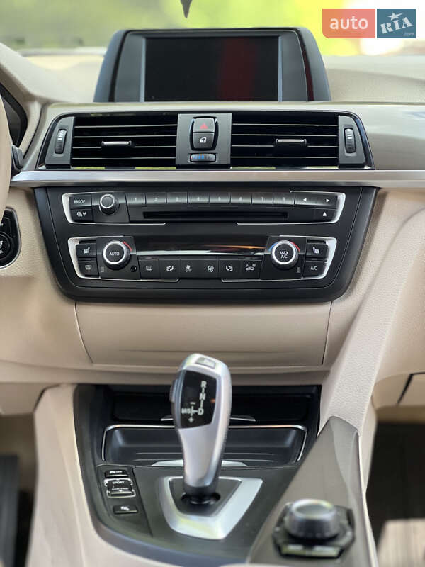 Седан BMW 3 Series 2013 в Виннице