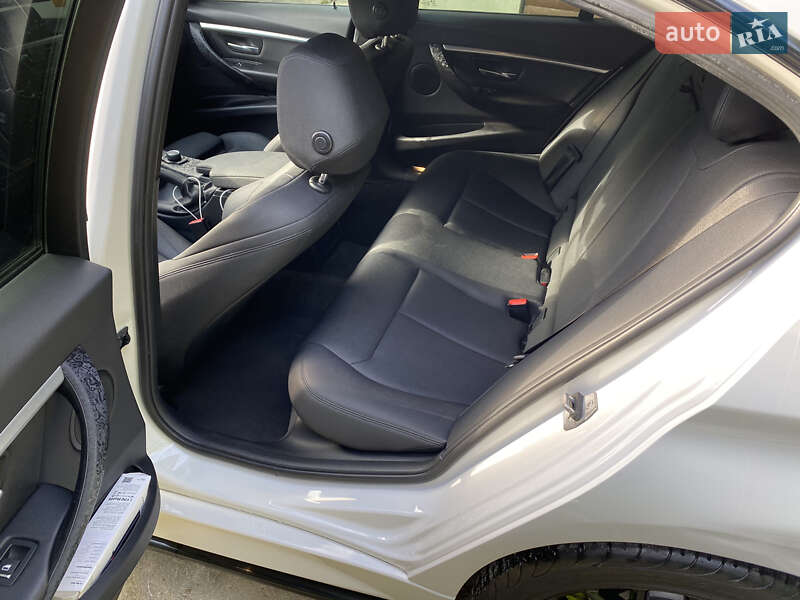 Седан BMW 3 Series 2017 в Калуше фото 20 Седан BMW 3 Series 2017 в Калуше