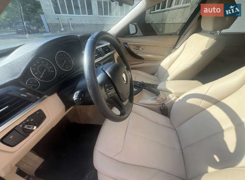 Седан BMW 3 Series 2015 в Києві