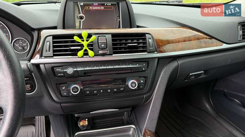 Седан BMW 3 Series 2013 в Львове