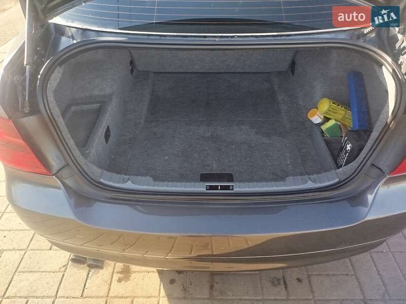 Седан BMW 3 Series 2005 в Вознесенске