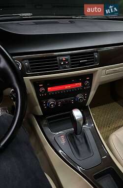 Седан BMW 3 Series 2010 в 