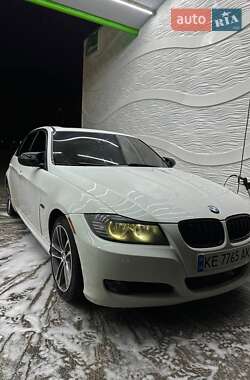 Седан BMW 3 Series 2010 в 