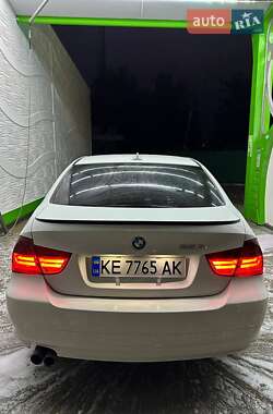 Седан BMW 3 Series 2010 в 