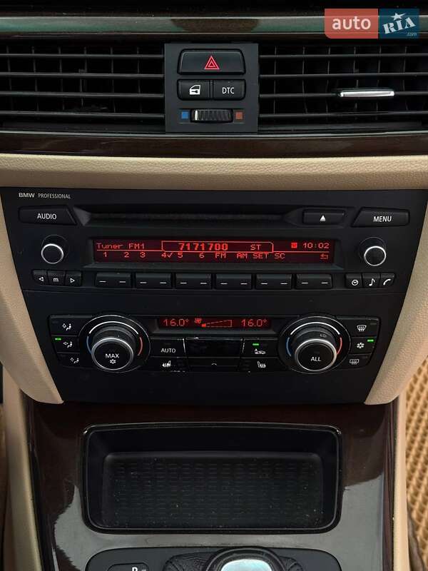 Седан BMW 3 Series 2010 в Тернополе