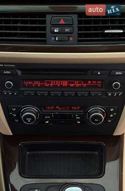 Седан BMW 3 Series 2010 в 