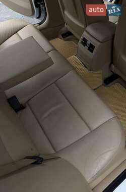 Седан BMW 3 Series 2010 в 