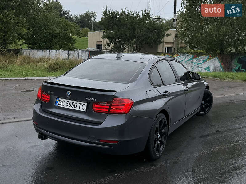 Седан BMW 3 Series 2015 в Львове