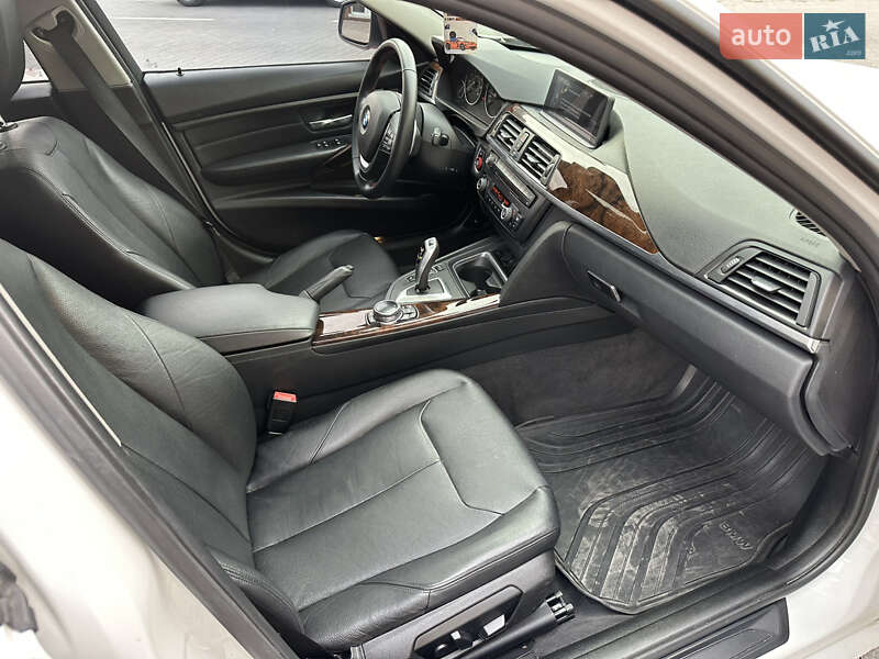 Седан BMW 3 Series 2014 в Киеве