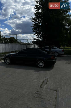 Седан BMW 3 Series 2002 в Буче