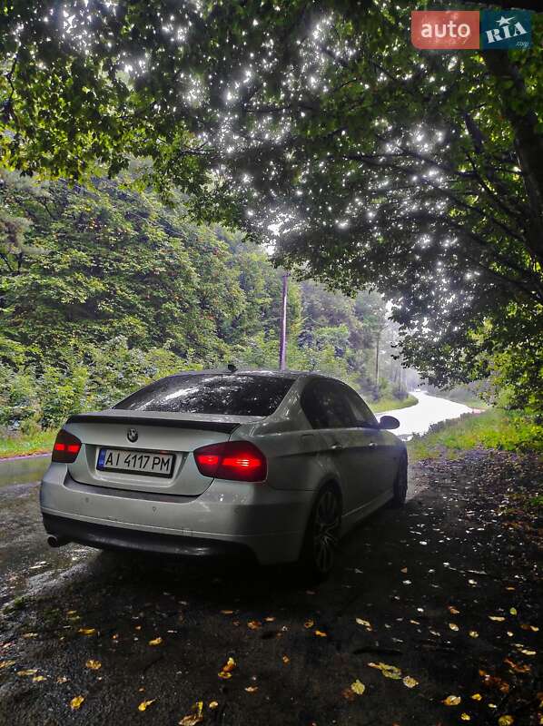 Седан BMW 3 Series 2005 в Вышгороде