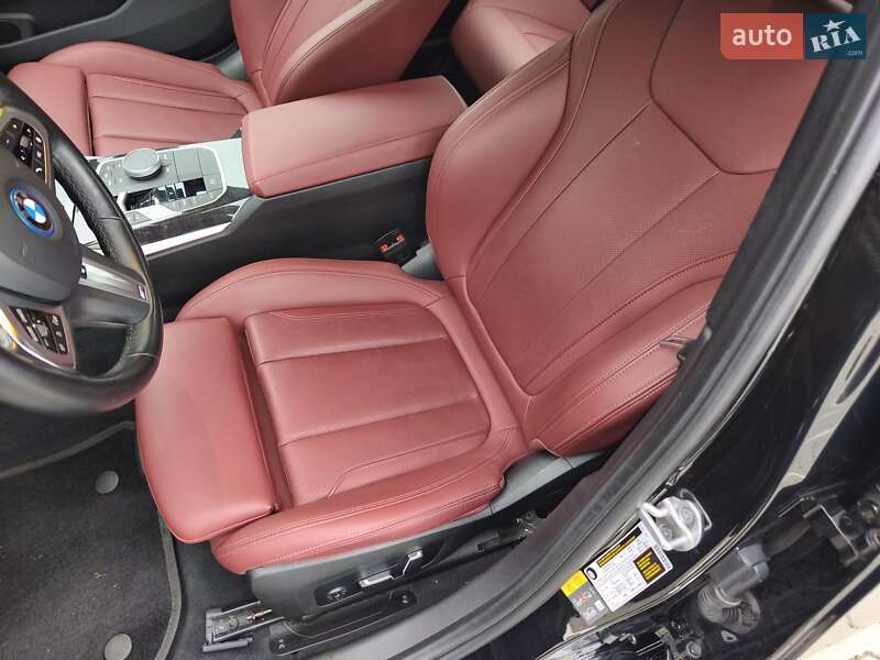 Седан BMW 3 Series 2023 в Виннице