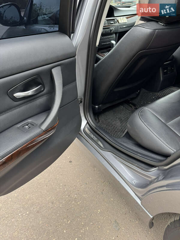 Седан BMW 3 Series 2011 в Шептицькому