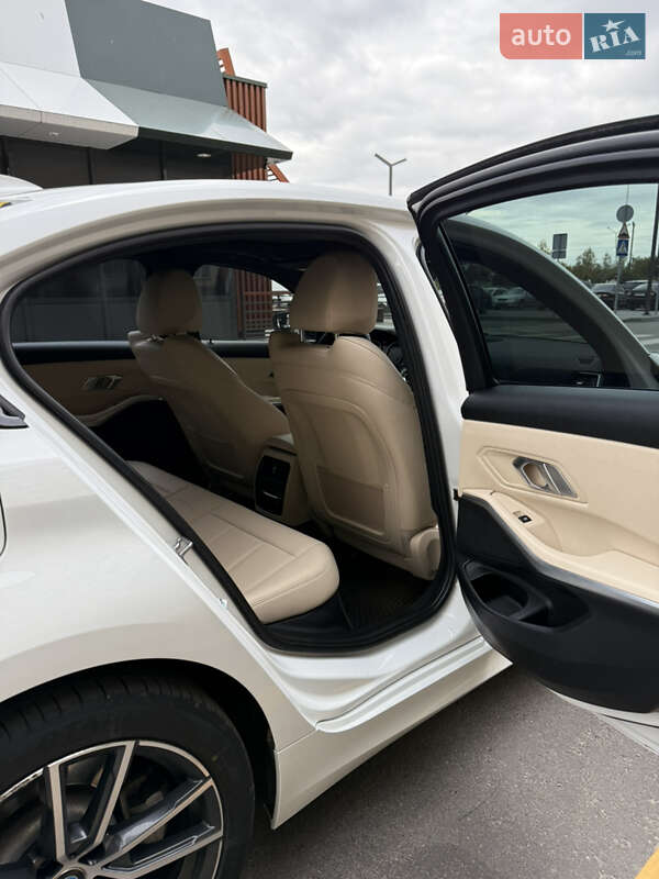 Седан BMW 3 Series 2019 в Александрие