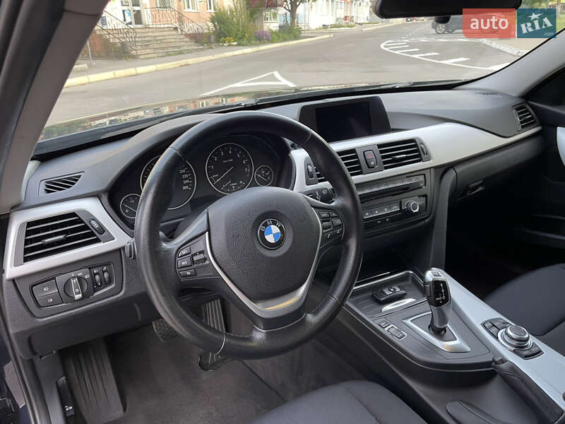 Седан BMW 3 Series 2012 в Радивилове