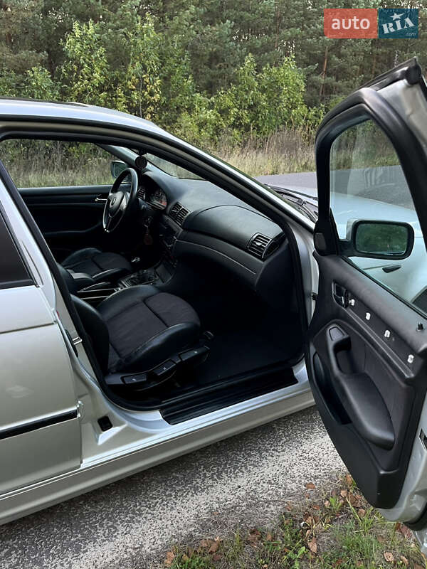 Седан BMW 3 Series 2002 в Дубровице