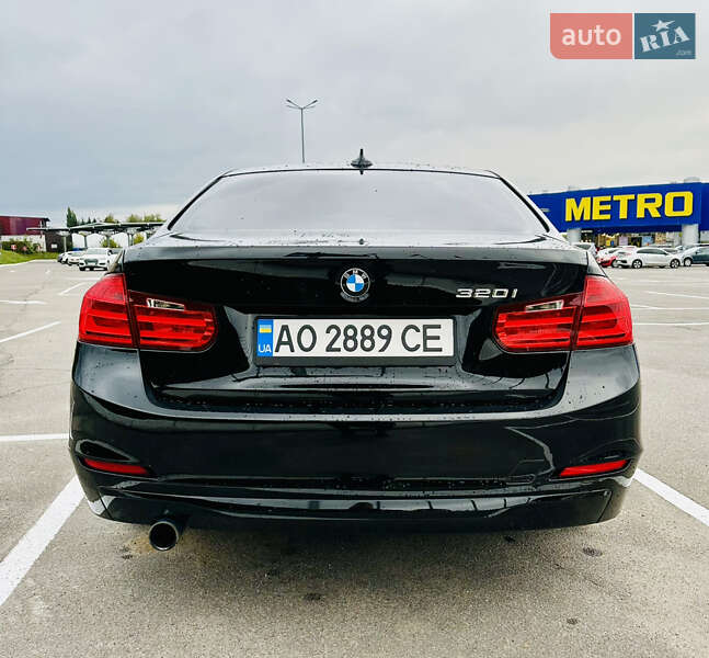 Седан BMW 3 Series 2014 в Виннице