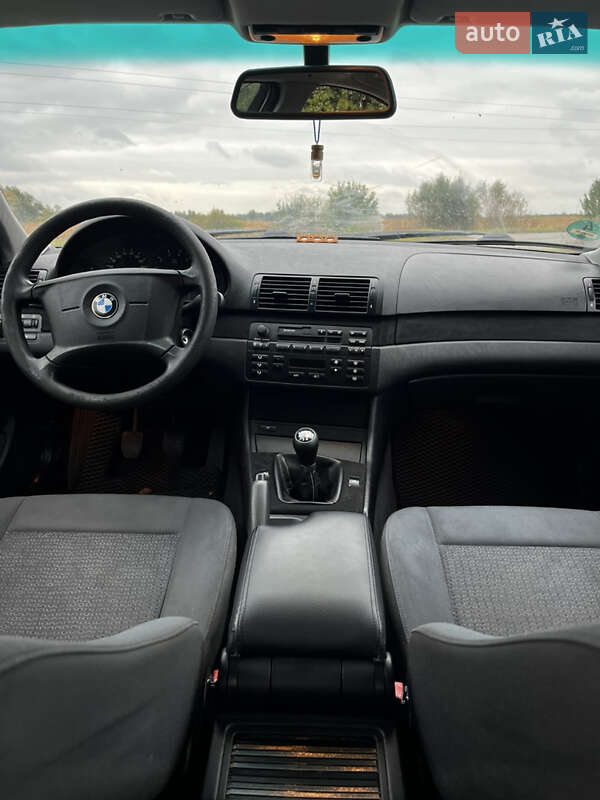 Седан BMW 3 Series 2003 в Корнине