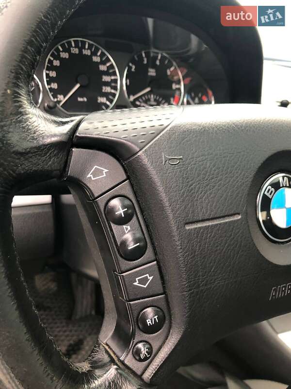 Седан BMW 3 Series 2004 в Львові