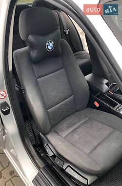 Седан BMW 3 Series 2004 в  фото 23 Седан BMW 3 Series 2004 в