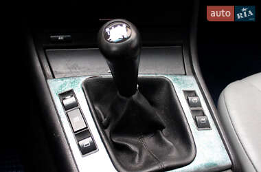 Универсал BMW 3 Series 2002 в  фото 15 Универсал BMW 3 Series 2002 в
